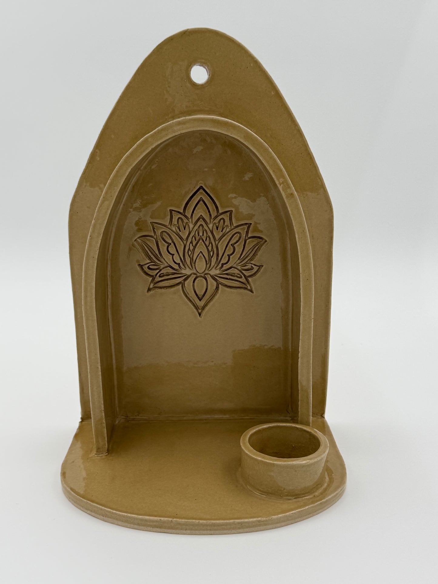 Altaartje Lotus voor binnen/buiten Ocher